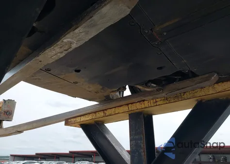 2024 Tesla Model Y z USA, uszkodzony, nr VIN 7SAYGDED6RF092556